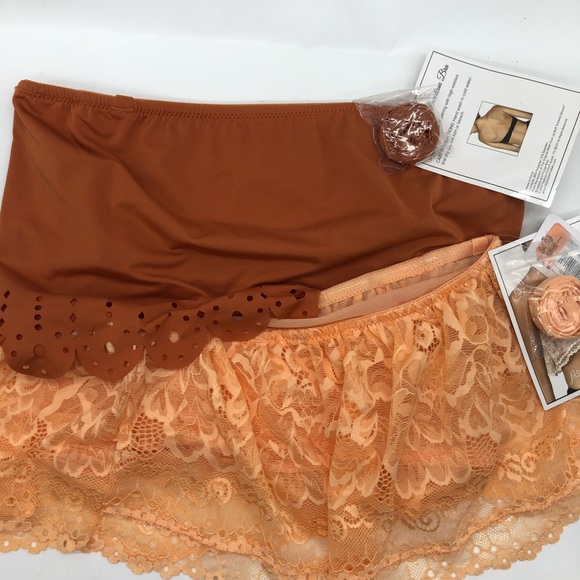 Fashion Forms Bandeau Lot - Picture 2 of 2